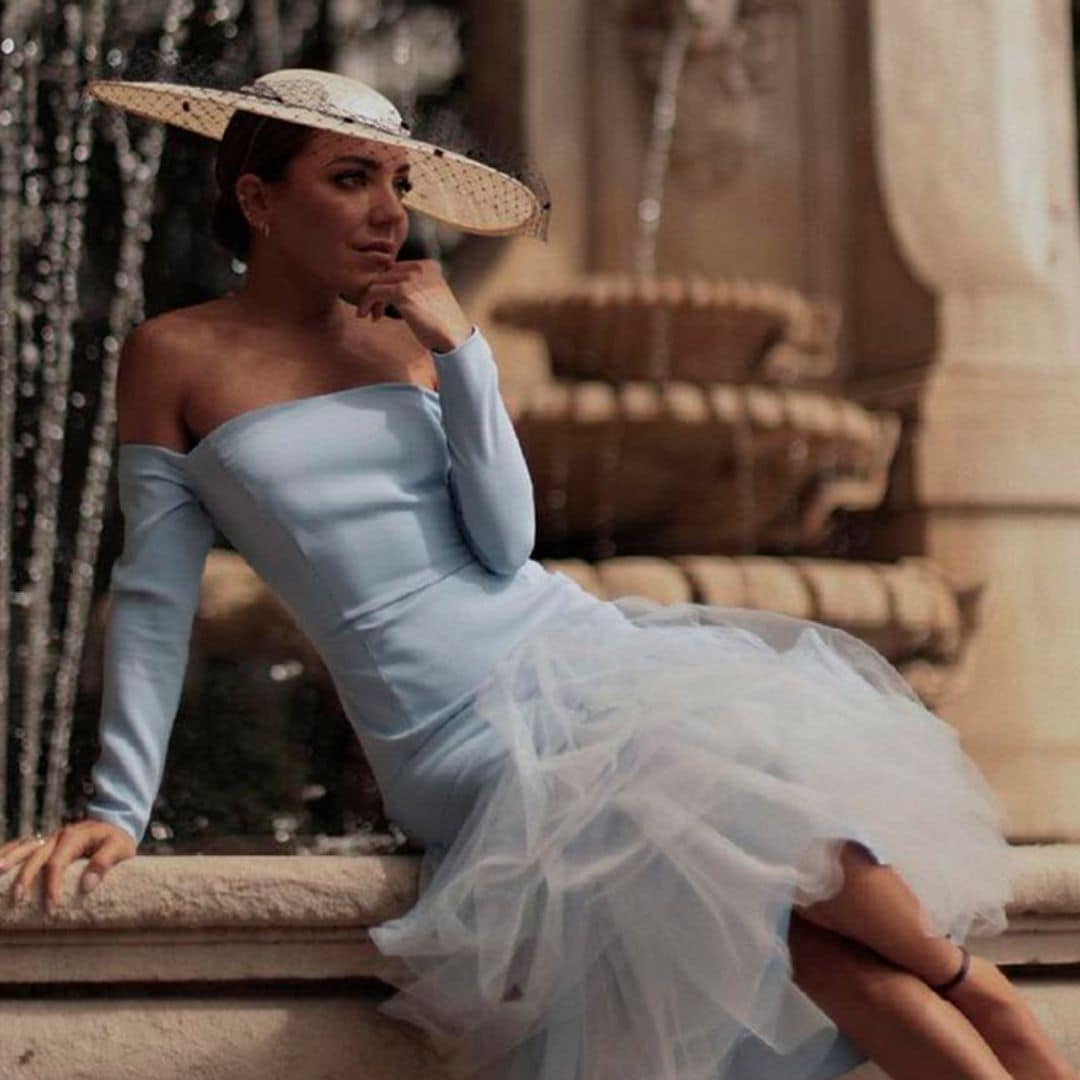 Tocados las mejores ideas para invitadas que prefieren vestidos lisos