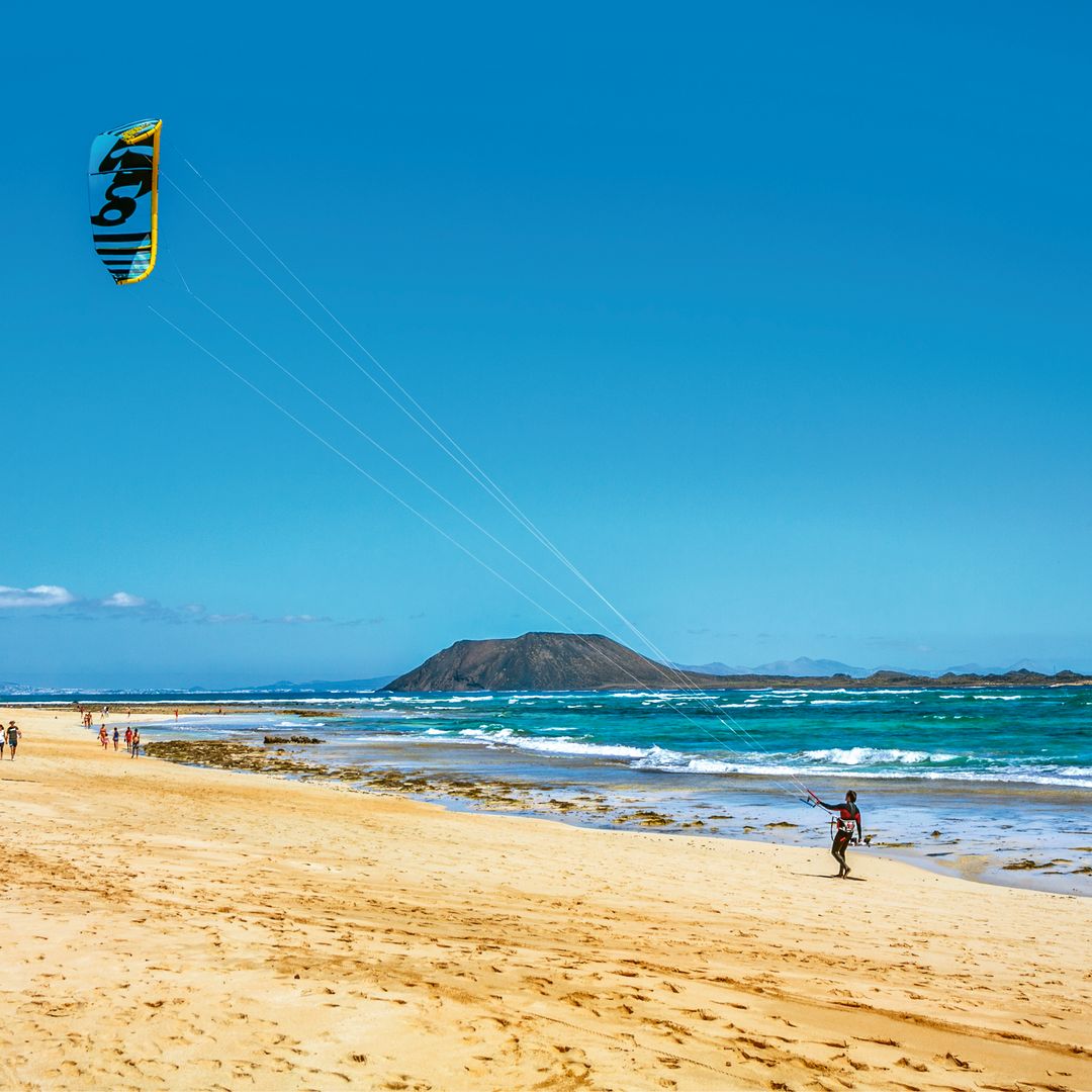 Dunas de Corralejo e islote de Lobos al fonfo, Fuerteventura