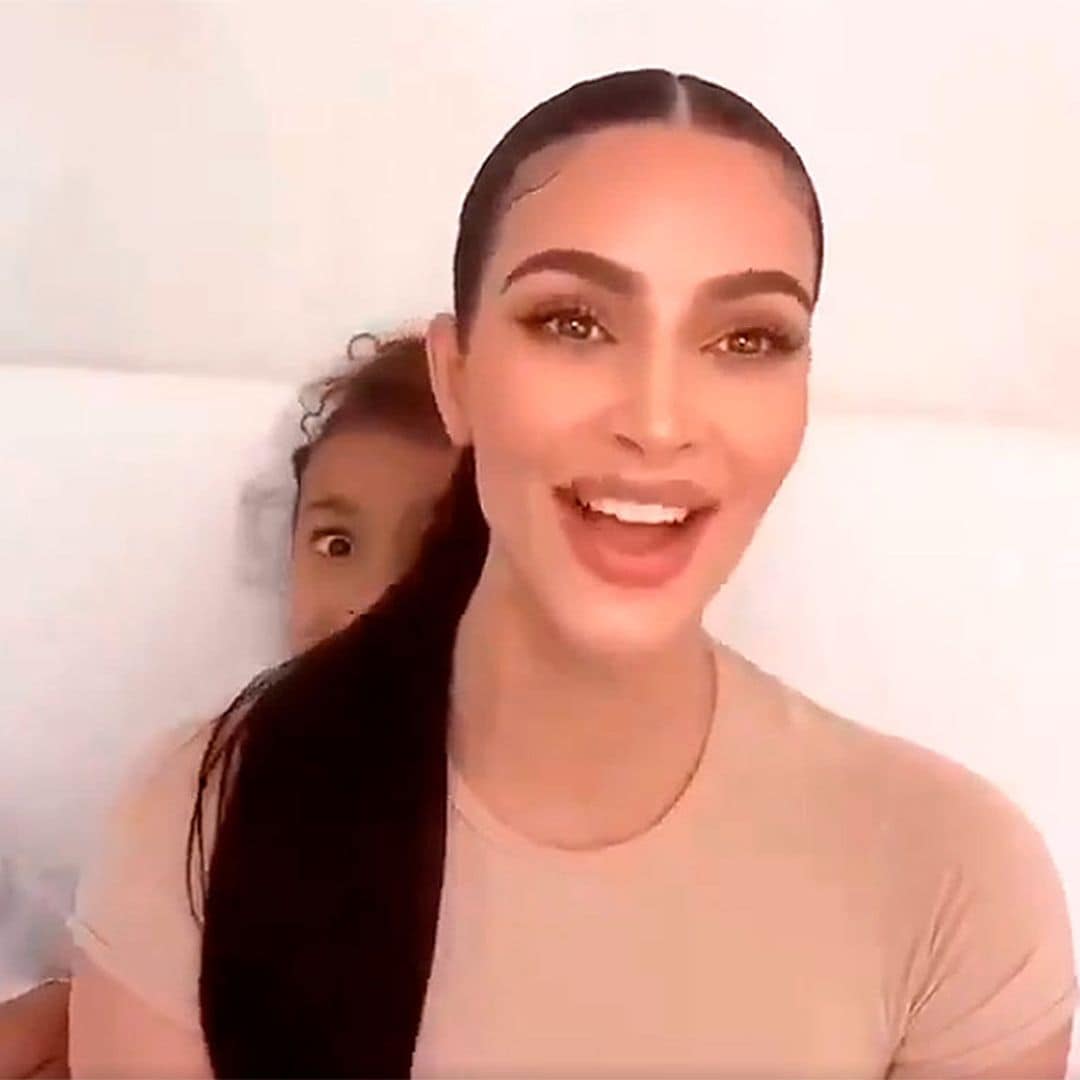 La simpática interrupción de North West a Kim Kardashian en pleno discurso