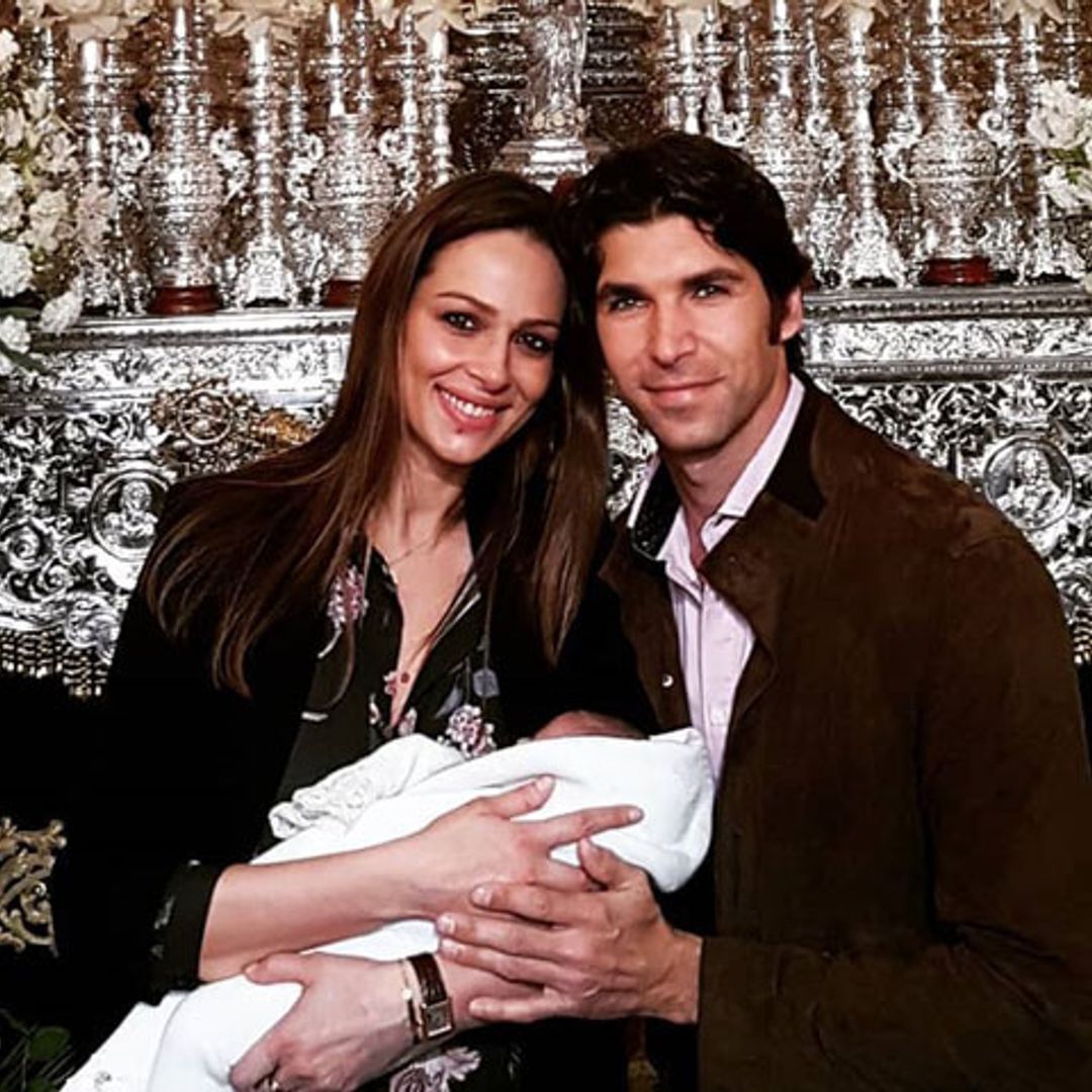 Eva González y Cayetano Rivera llevan a su hijo a su primera procesión