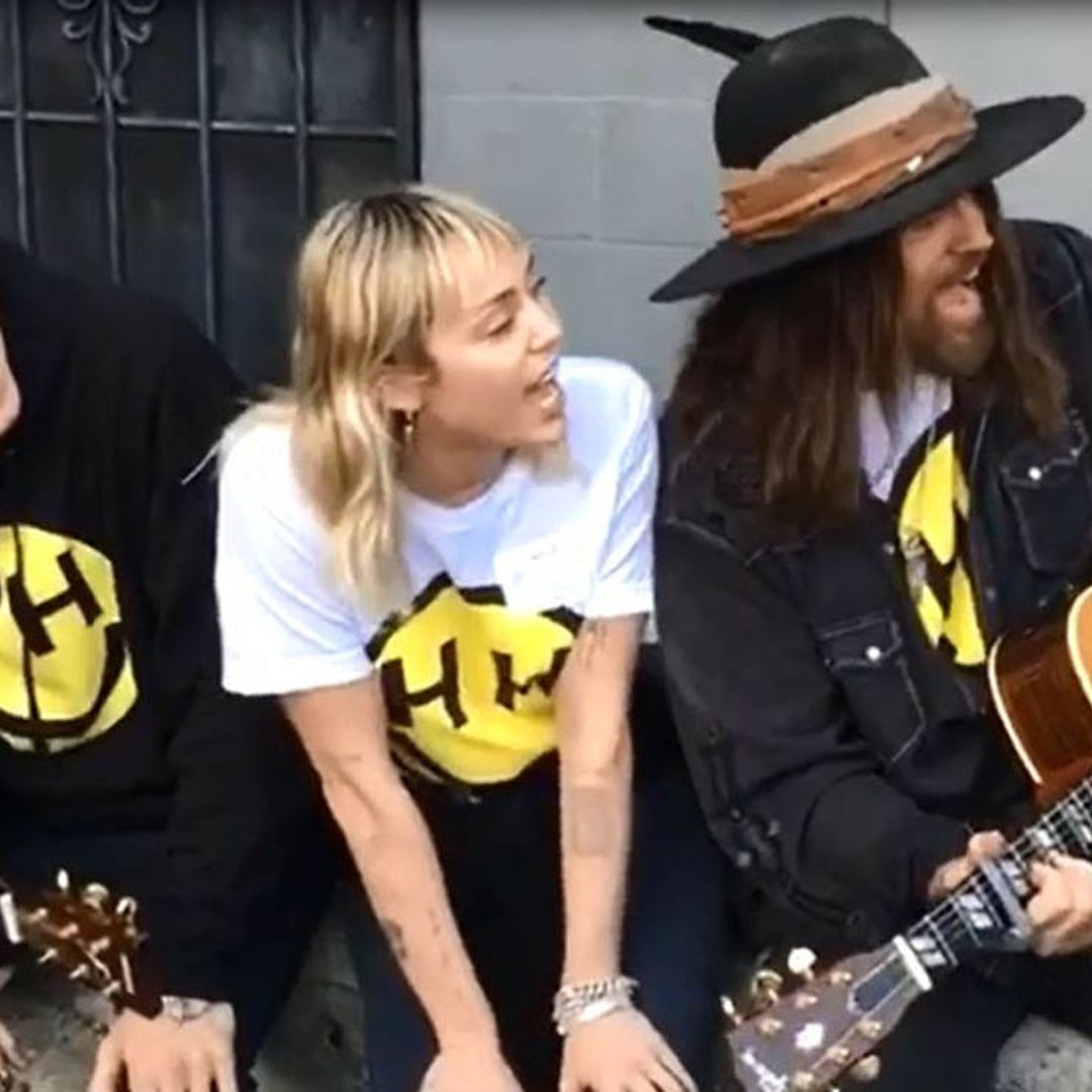 ¡Lo nunca visto! Miley Cyrus, su padre y su novio han formado nuevo trío musical