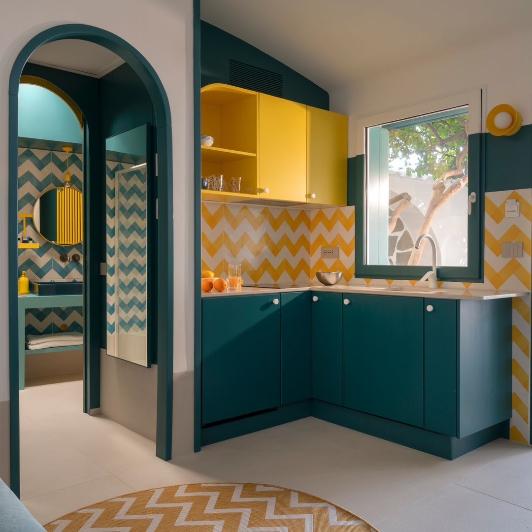 Una arquitecta transforma un antiguo apartamento de 26 m² en Nápoles en un refugio: "Tiene el sabor de un nido de ritmo lento y rasgos mediterráneos"