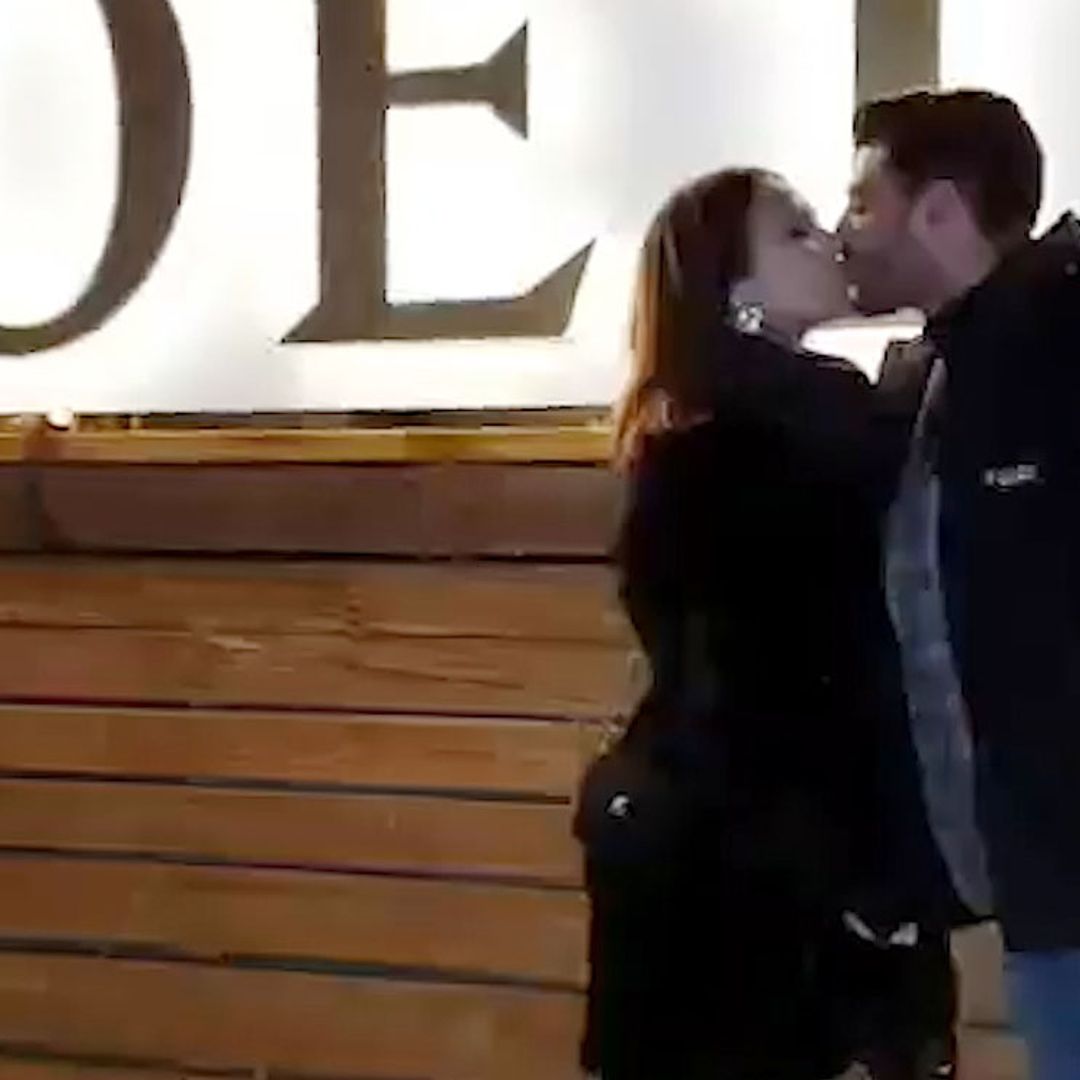 Paula Echevarría y Miguel Torres pasan un romántico puente en la nieve junto a varios 'influencers'
