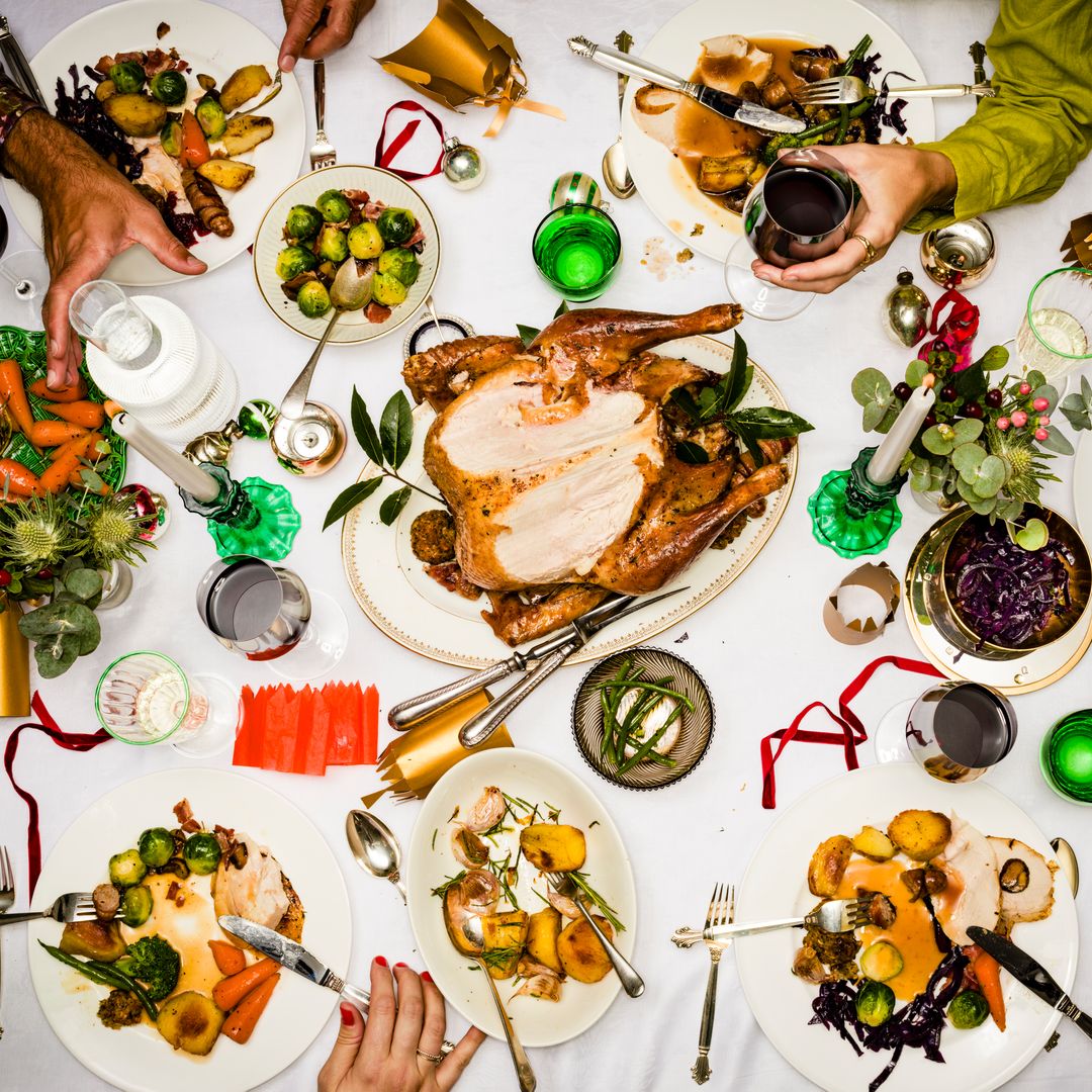 La cena de Navidad es la oportunidad perfecta para incluir actividades que hagan recuerdos inolvidables.