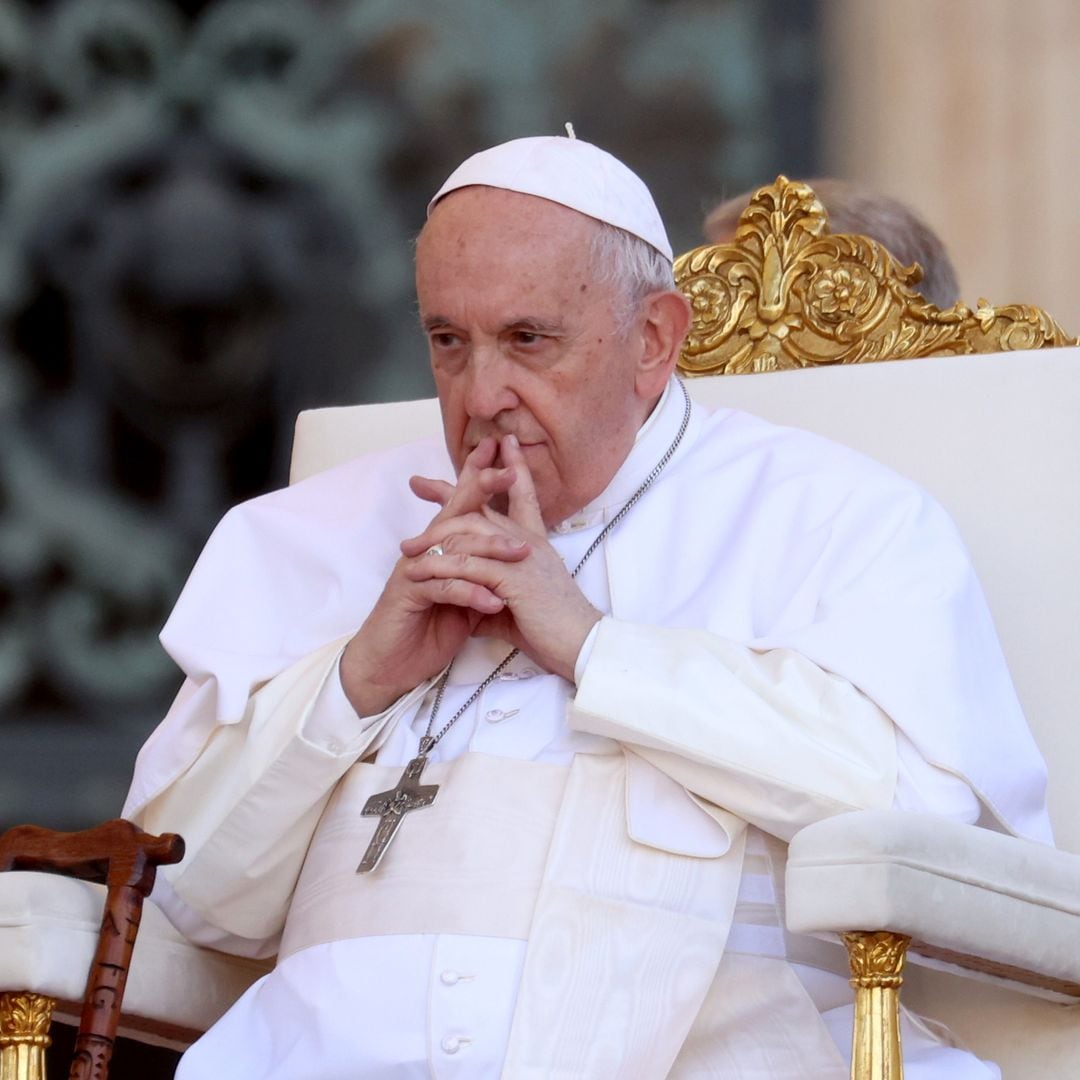 El Vaticano revela que el Papa Francisco sufrió una crisis respiratoria y que su estado es crítico
