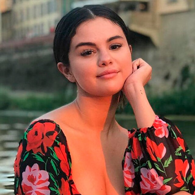 selena nuevo look