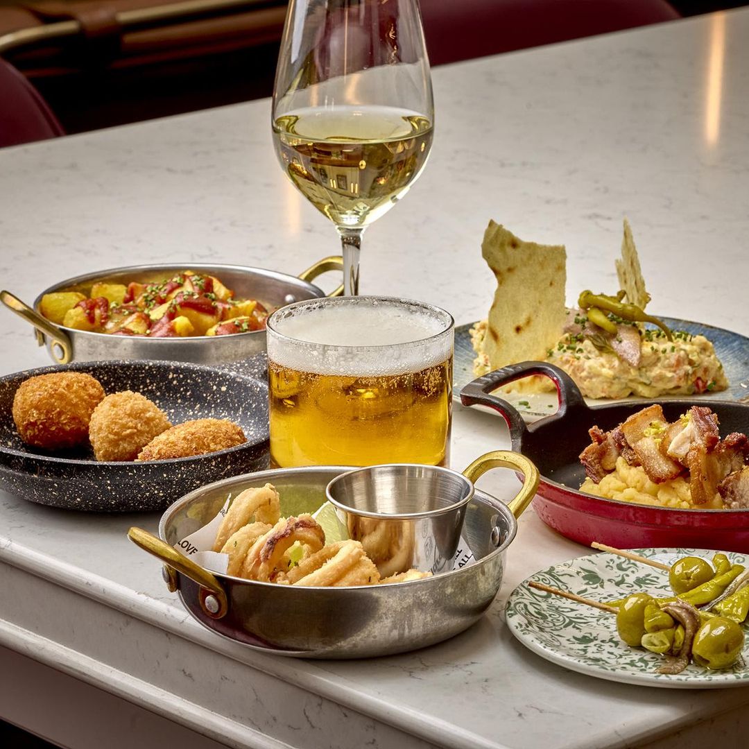 Dónde disfrutar del Mundial de fútbol en Madrid: bares y restaurantes con pantallas gigantes, menús especiales y pasión futbolera