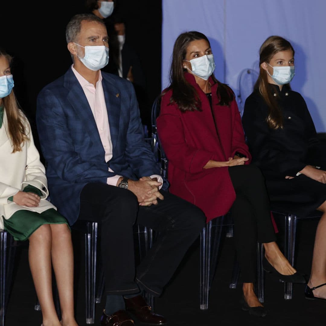 Leonor y Sofía renuevan sus básicos con unas bailarinas de diseño especial