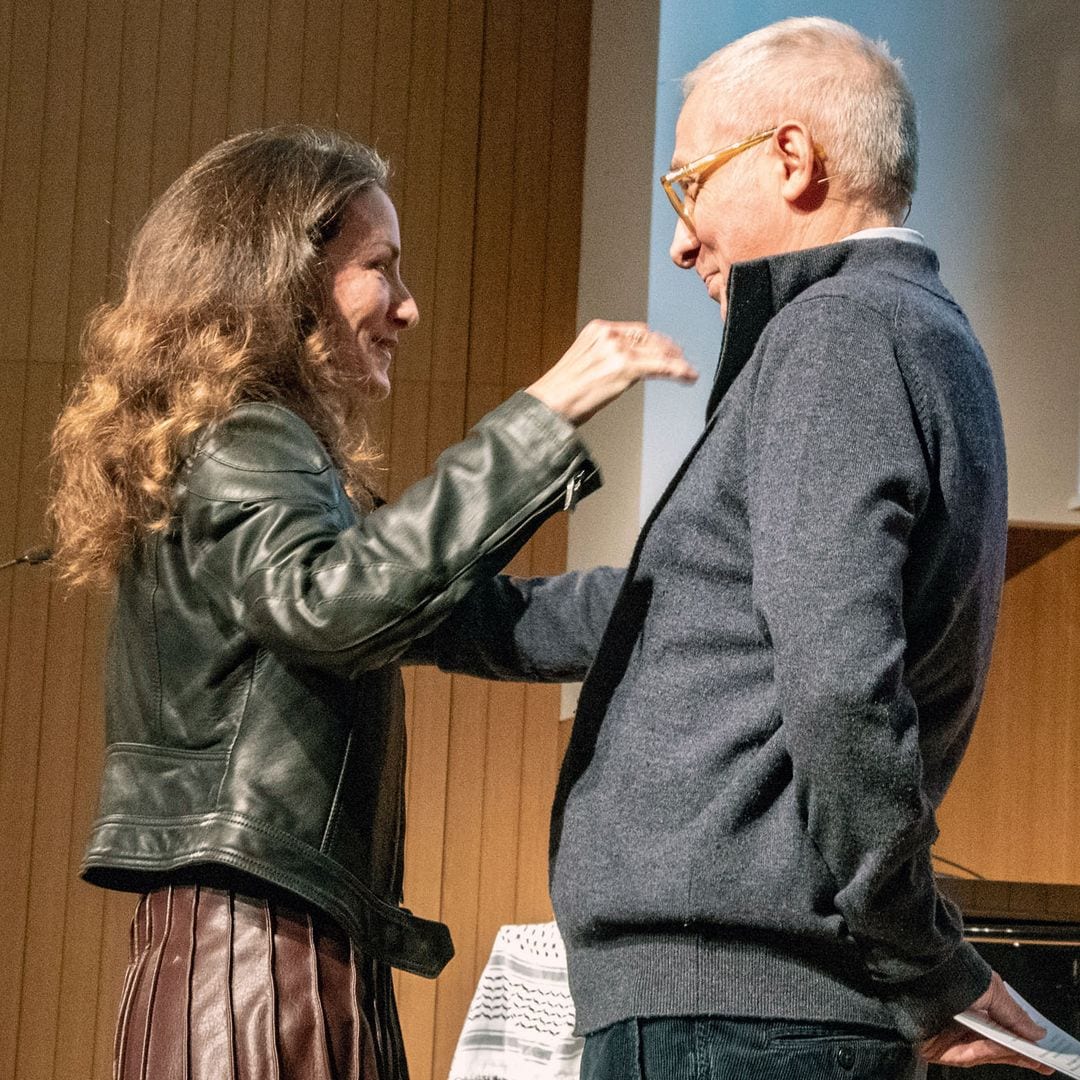 Telma Ortiz junto con Xavier Sardá siendo captados por la cámara