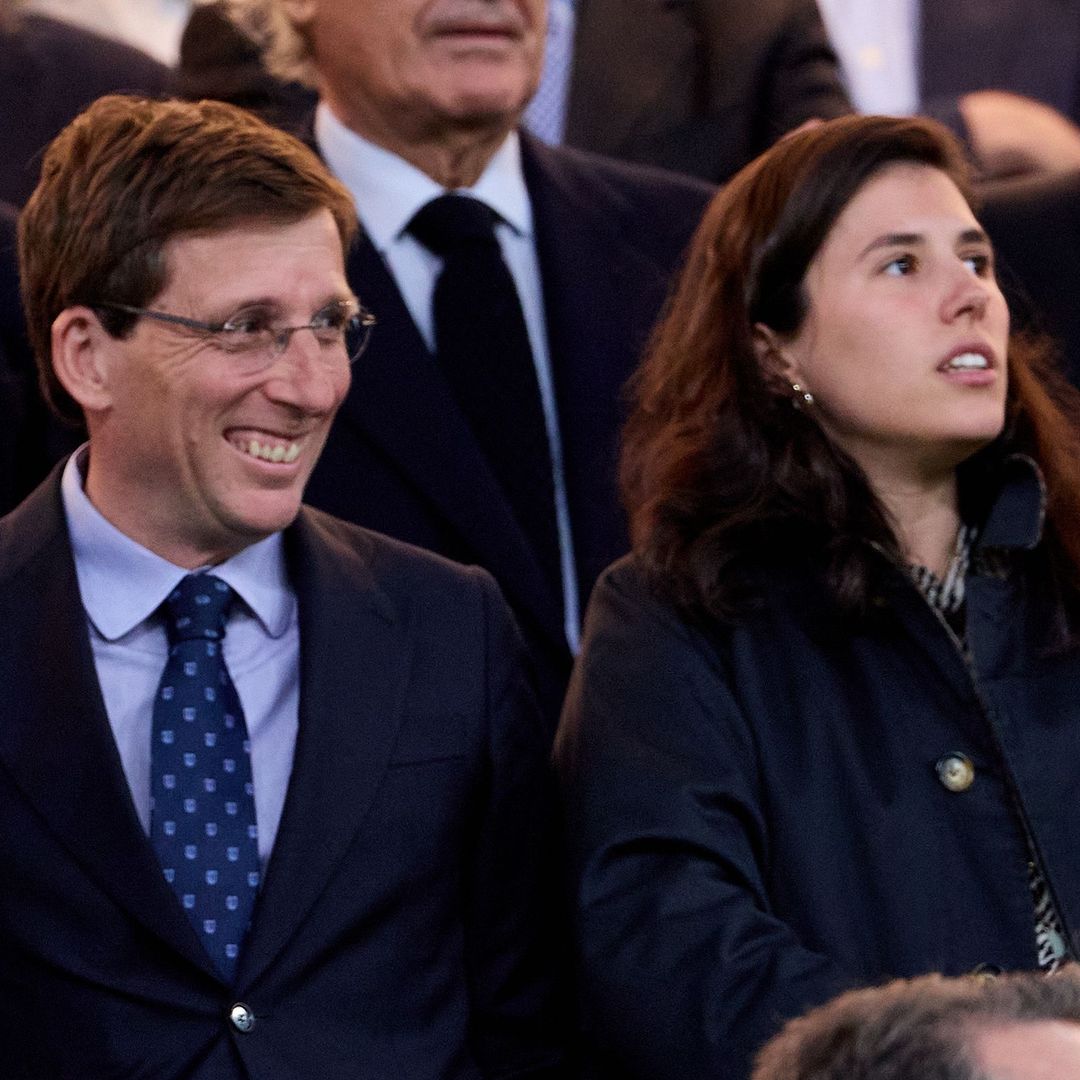 José Luis Martínez-Almeida y Teresa Urquijo, dos hinchas 'enfrentados' por sus equipos: los detalles de su noche de derbi en pareja