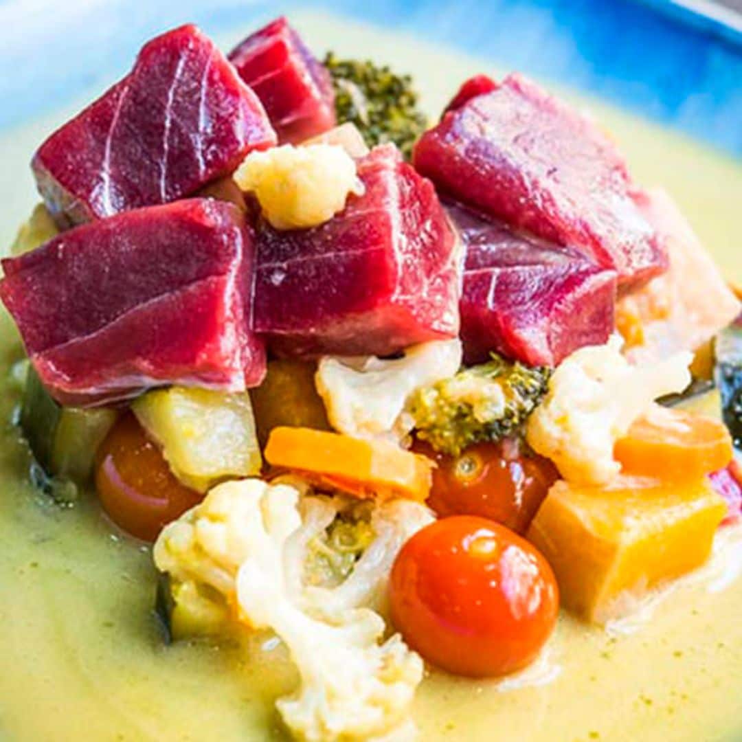 Curry de atún rojo con verduras