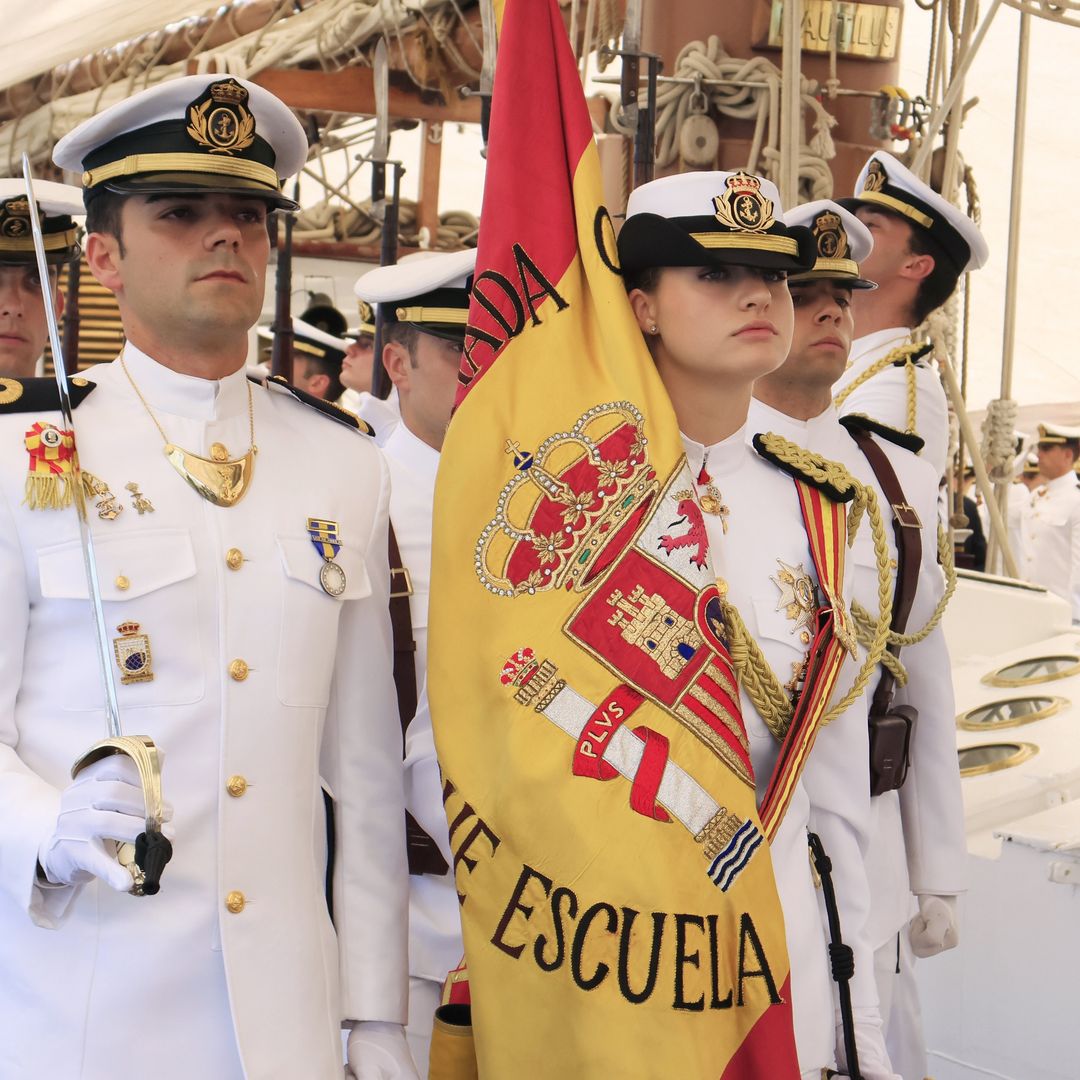 Las emotivas imágenes de la princesa Leonor, abanderada en la jura de bandera en Cartagena de Indias