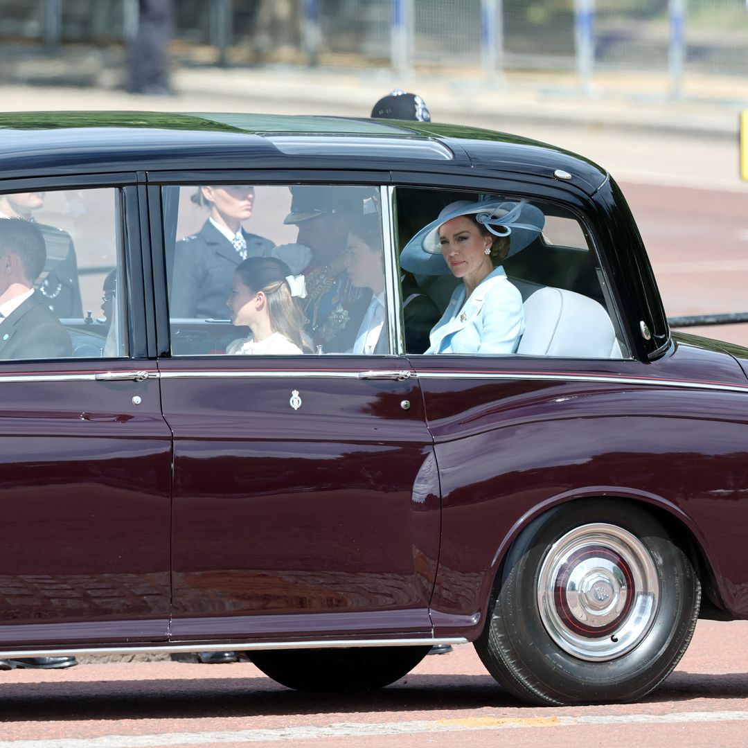 Kate Middleton regresa al desfile Trooping the Colour con el príncipe Guillermo y sus 3 hijos, consolidando su papel en la monarquía británica