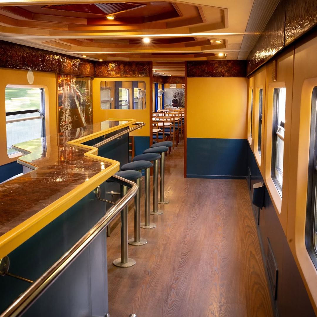 Galaico Expreso, el tren que recorre la Ribeira Sacra, de Ourense a Monforte de Lemos, Galicia