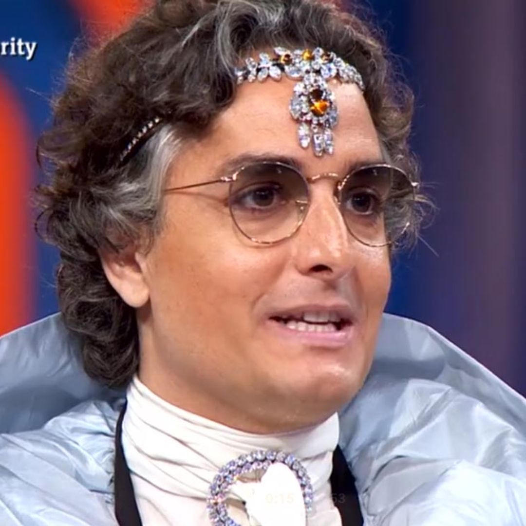 'Vas a parecer el conde Drácula': Pepe Rodríguez se prueba uno de los 'looks' de Josie y los concursantes opinan