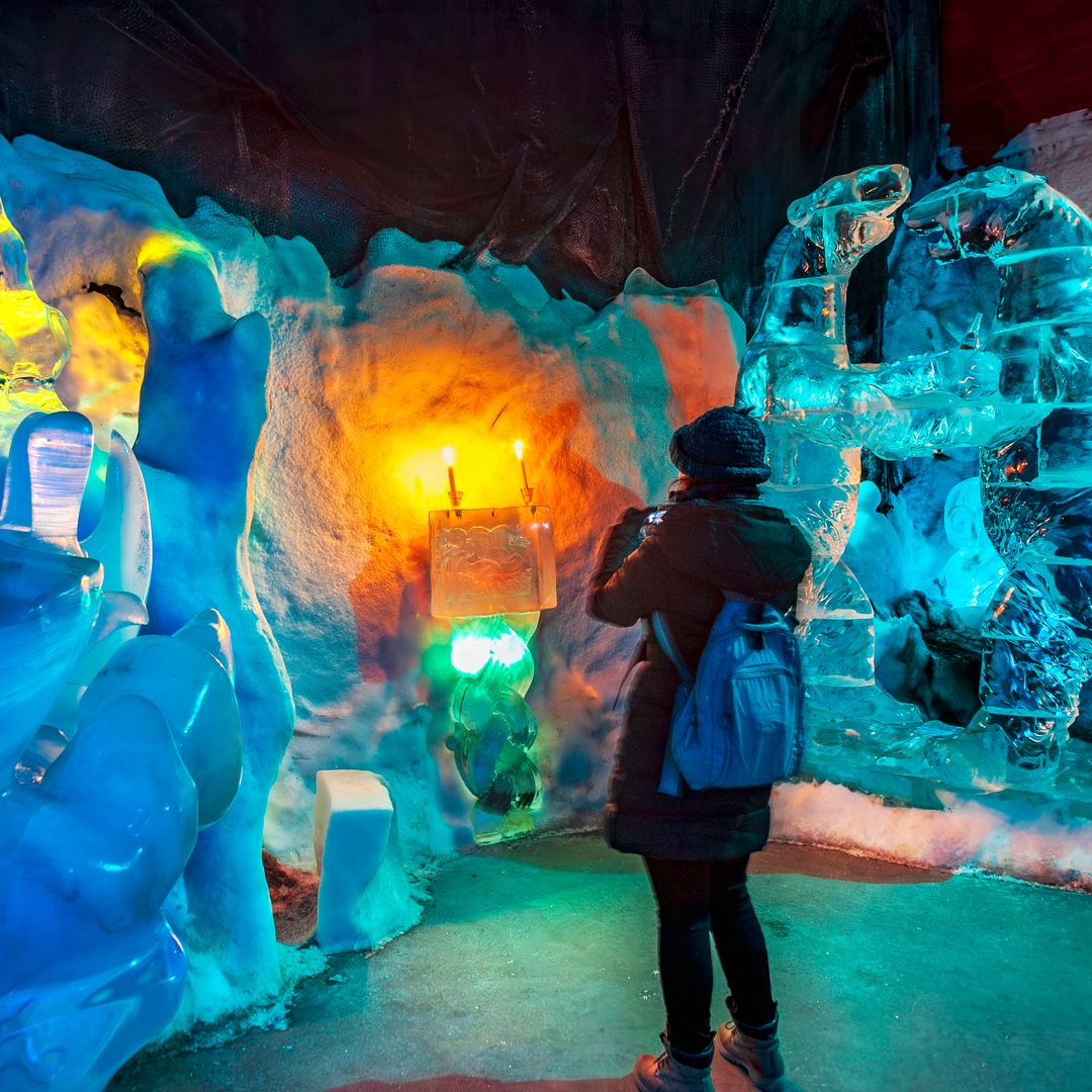 Bar de hielo Magic Ice, en Svolvær, islas Lofoten, Noruega.