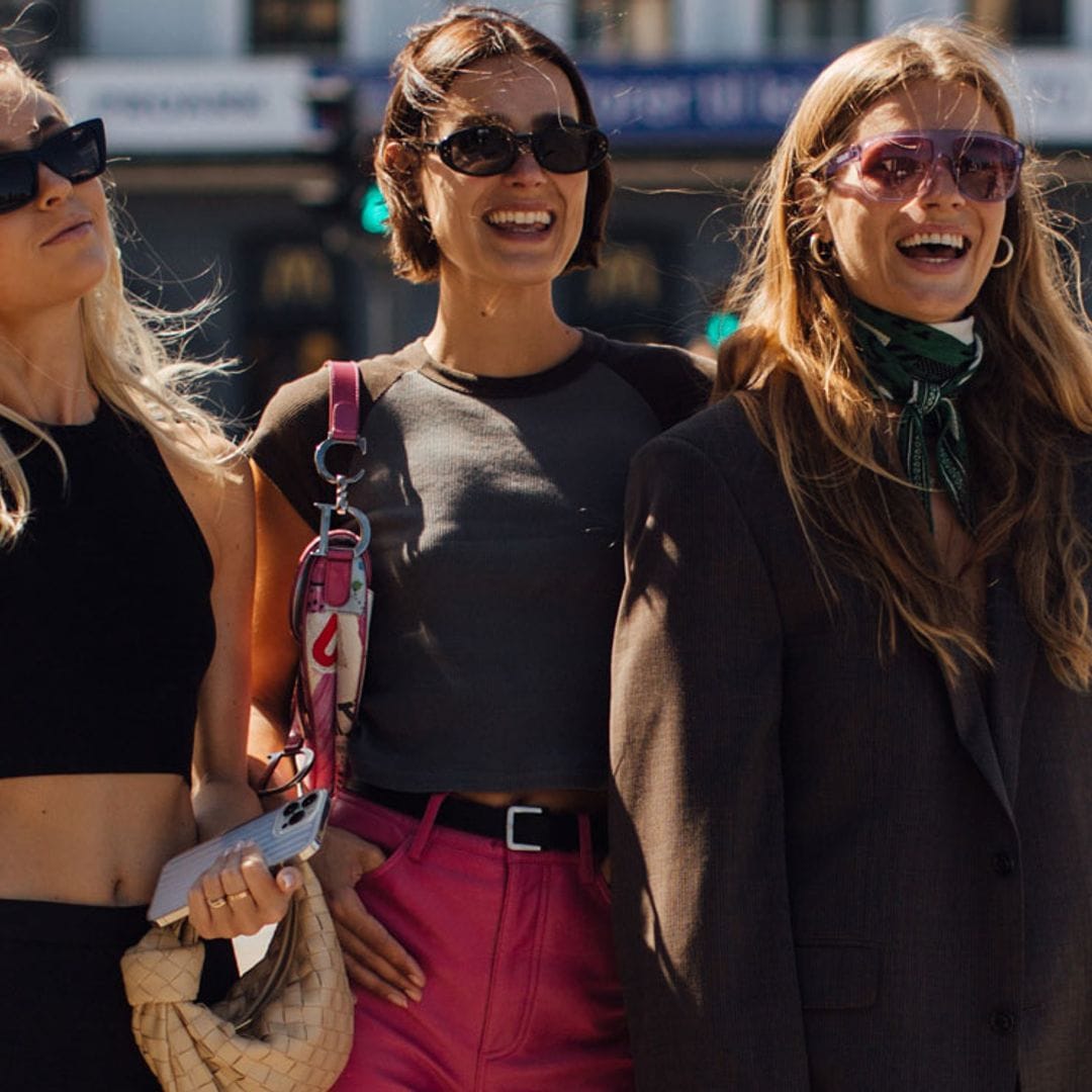 No guardes tus tops y vestidos de verano: te enseñamos cómo puedes llevarlos en looks de otoño