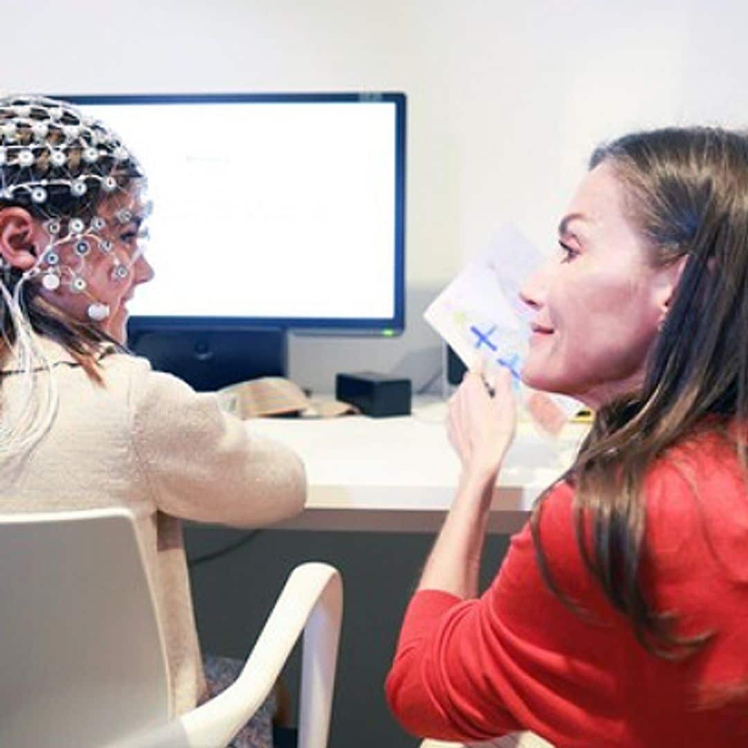 La respuesta de la reina Letizia a una joven paciente que le ha dicho: 'Te quiero muchísimo'
