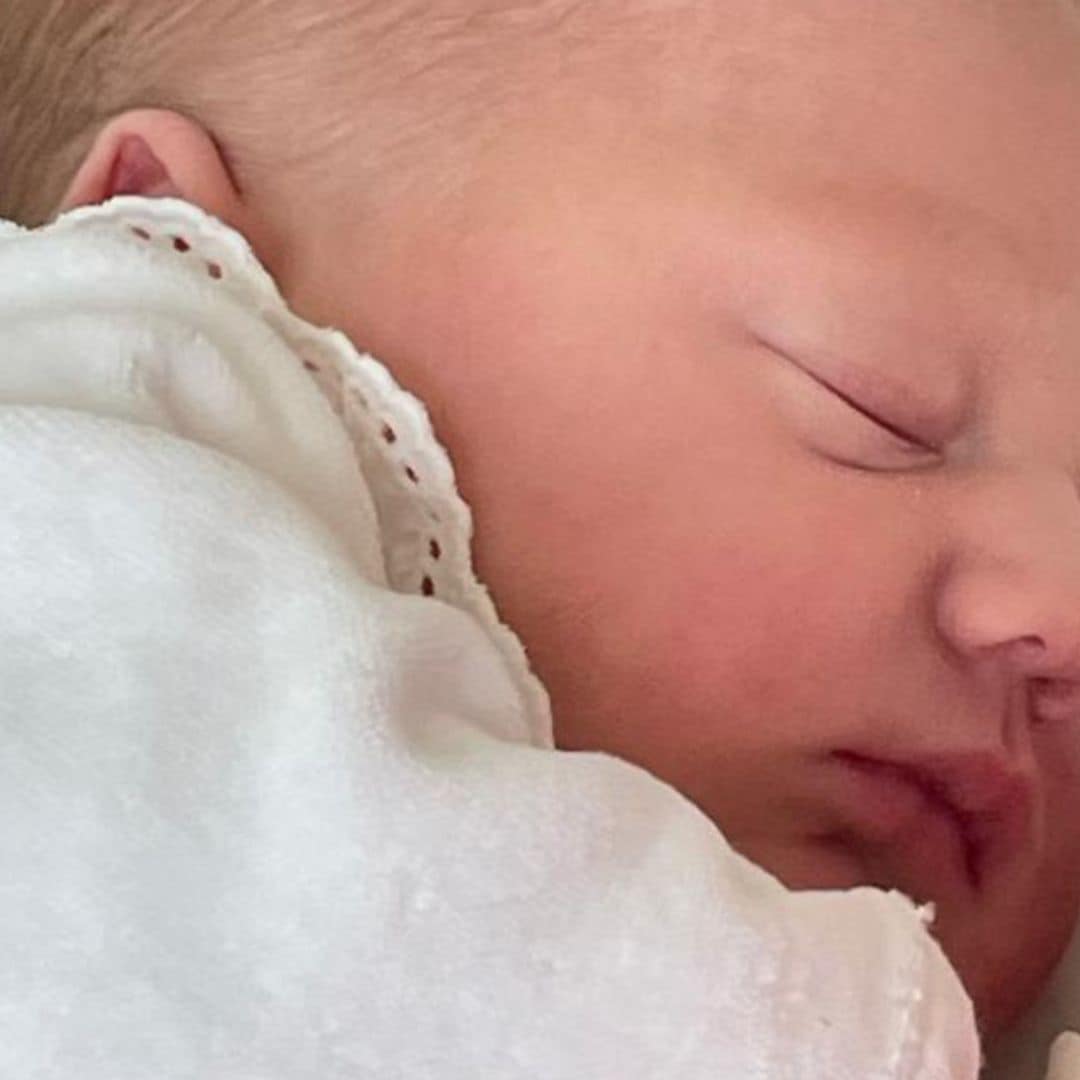 El príncipe Amadeo de Bélgica y Lili Rosboch anuncian el nacimiento de su hija Alix