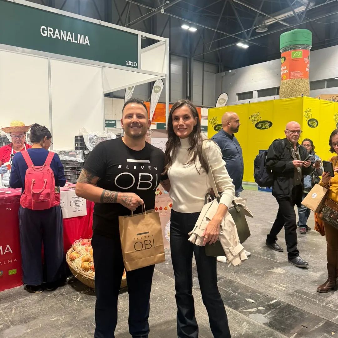 Los allí presentes se han querido sacar una fotografía con doña Letizia