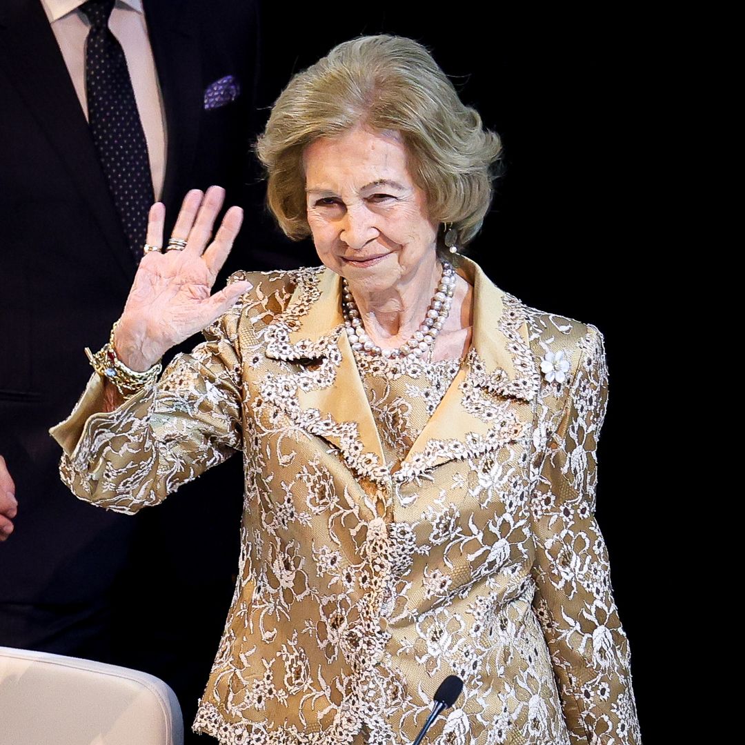 La reacción de la reina Sofía a las emocionantes palabras de Alaska y el ‘Cumpleaños Feliz’ con todo el Teatro Real en pie