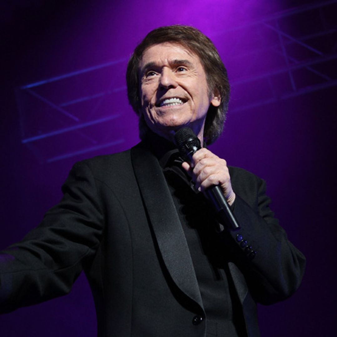Raphael pospone su esperado concierto en Madrid por 'prescripción médica'