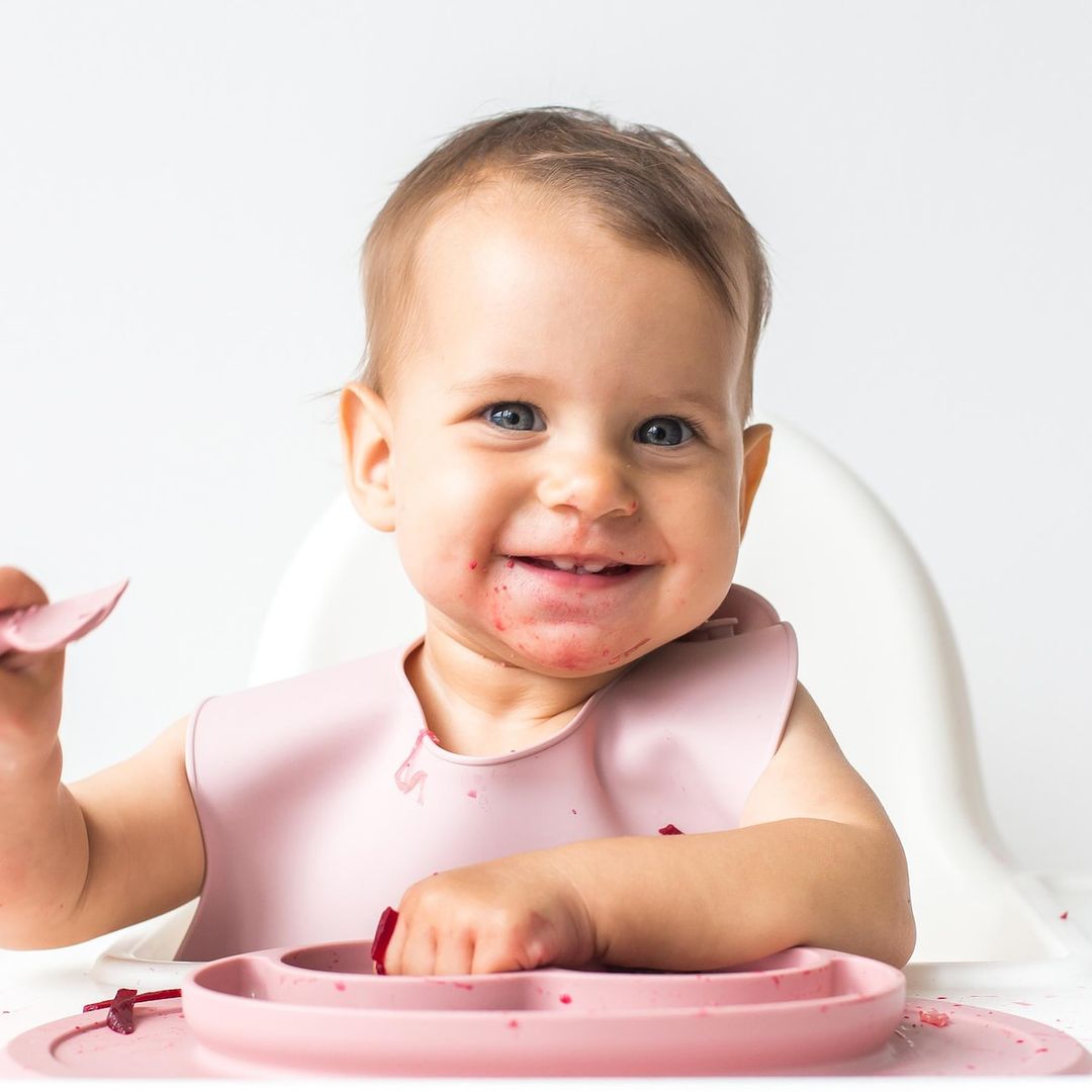 9 alimentos que no debes darle a tu hijo si comienzas con el ‘baby led weaning’