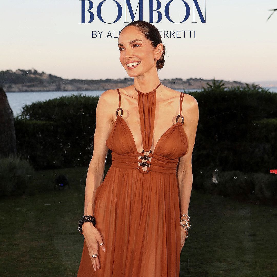 Eugenia Silva,  Malena Costa y la alta sociedad balear, en la gran noche de Alberta Ferreti en Mallorca