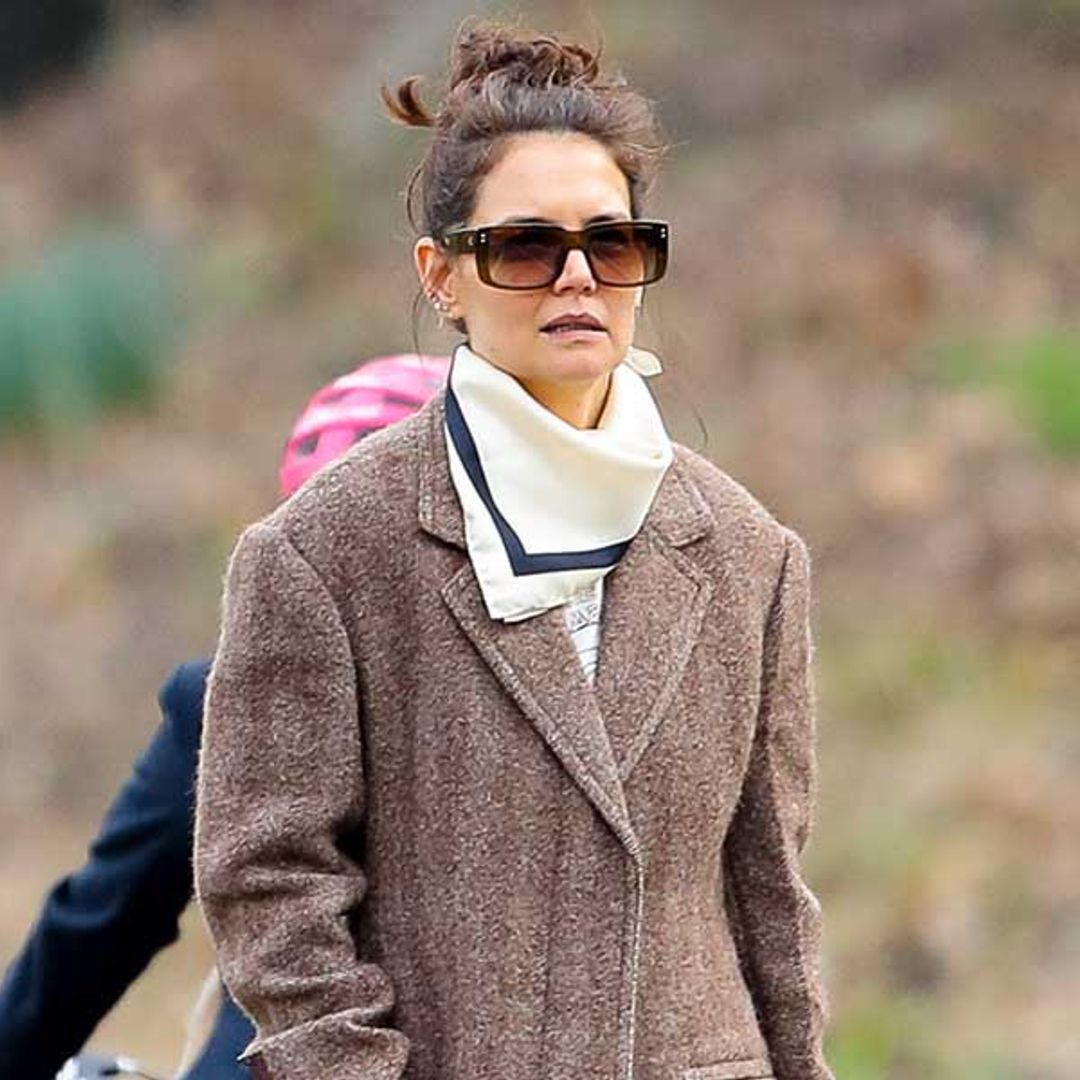 De los vaqueros 'balloon' a los de tiro alto: el flechazo de Katie Holmes por los tejanos anchos
