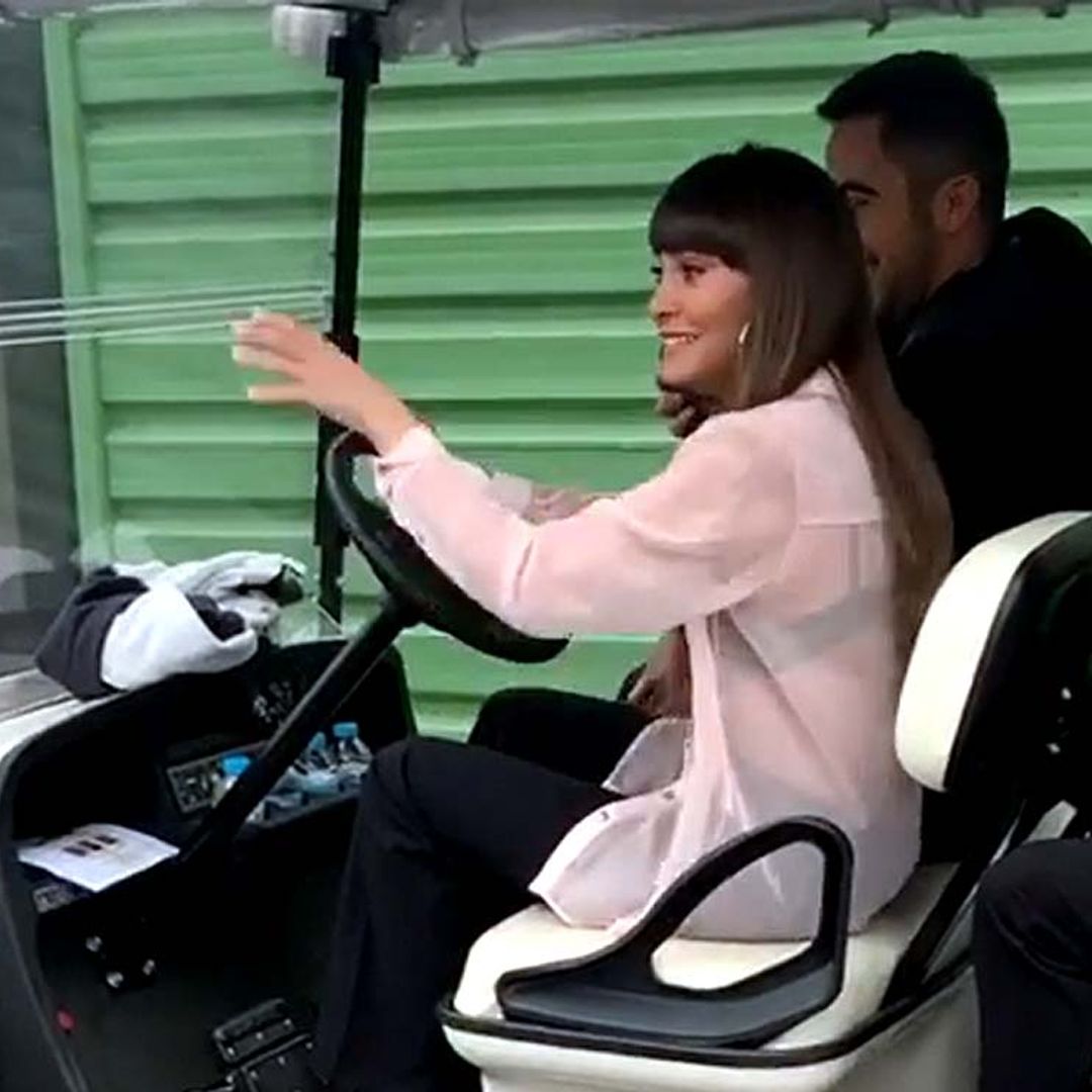 ¡Peligro al volante! El divertido vídeo de Aitana conduciendo por 'La Voz' al estilo de Eva González