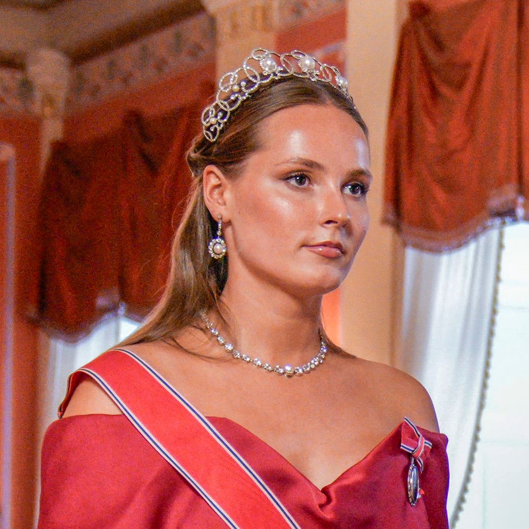 Ingrid de Noruega ante su gran noche como heredera: de la tiara de perlas que recibió por su 18 cumpleaños a las joyas históricas que podría estrenar