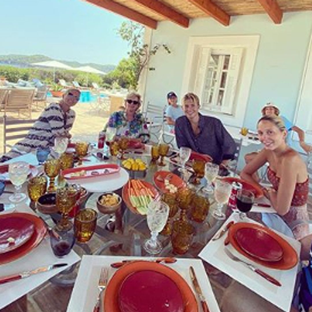Paseos al atardecer y comidas familiares, el reencuentro de la Familia Real griega en la isla de Spetses