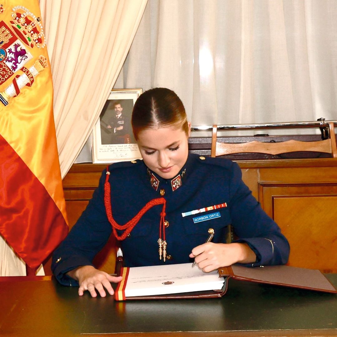 LA PRINCESA LEONOR  LEVANTA EL VUELO MUY ILUSIONADA: EL ESPÍRITU AVIADOR DE LA HEREDERA AL TRONO
