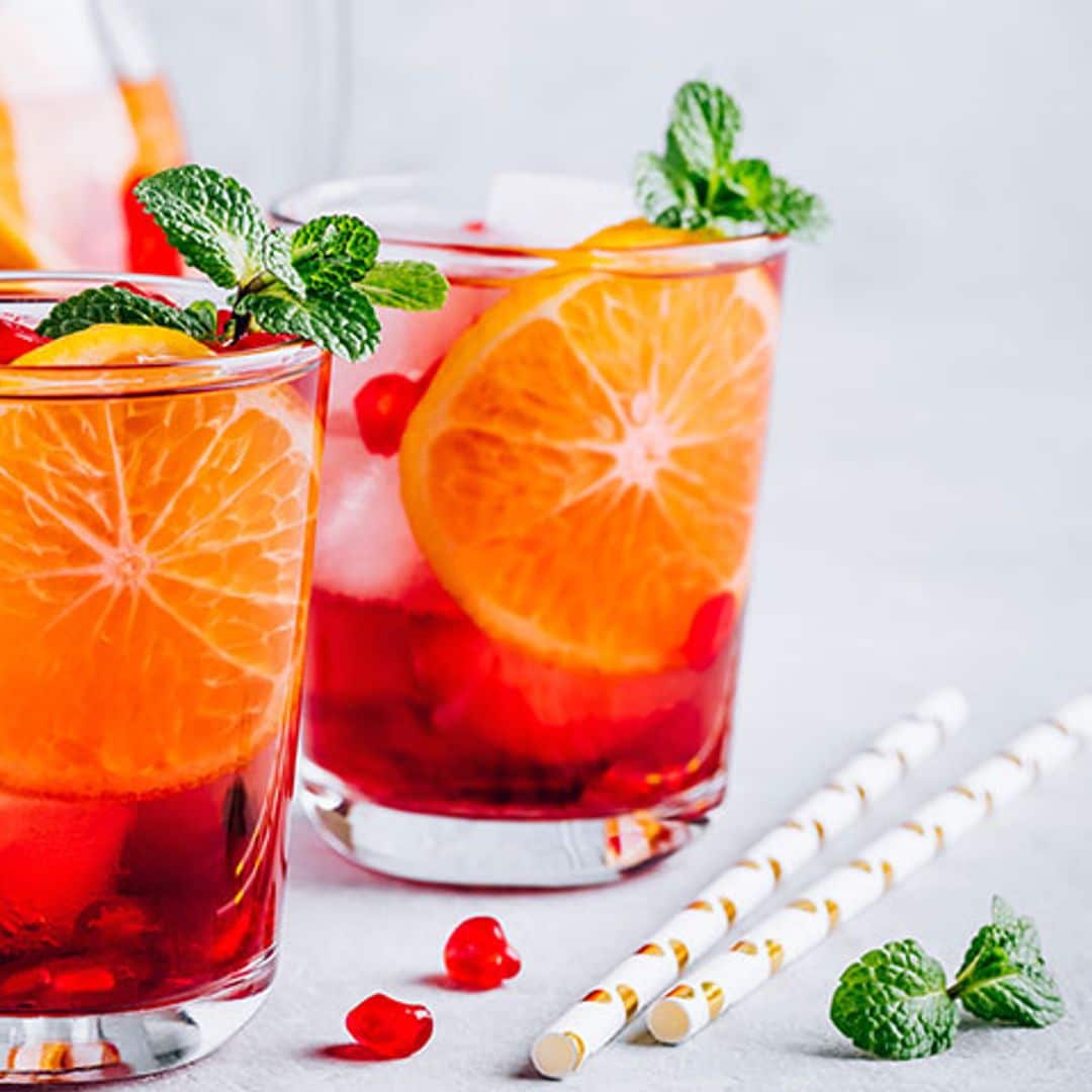 Sangría con granada y menta sin alcohol