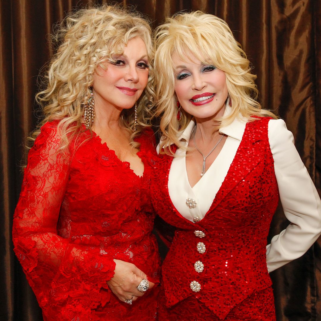 La hermana de Dolly Parton revela como fueron los ultimos dias de la reina del country y detalles desconocidos de su enfermedad