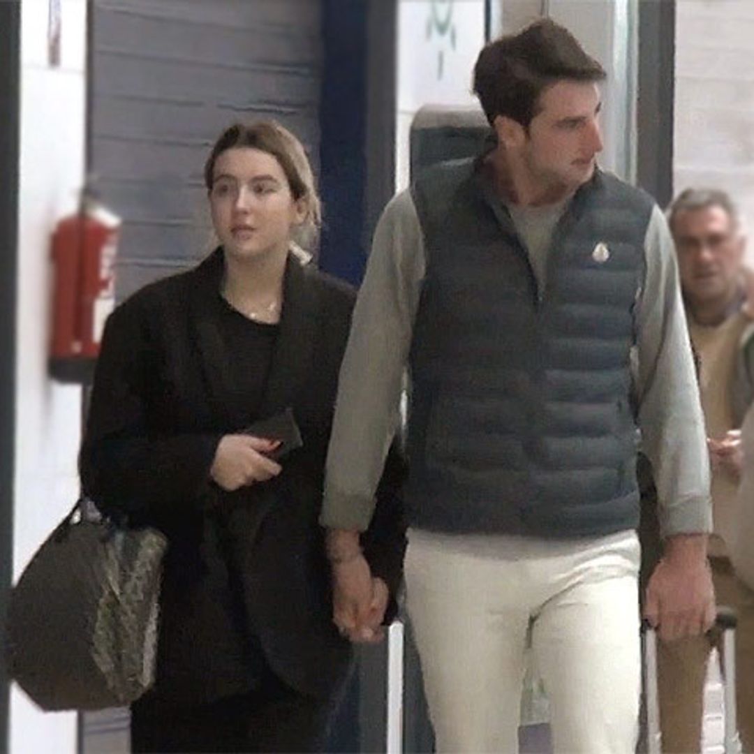 De la mano, con muchos besos y sabor a café: la dulce despedida de Alba Díaz y Javier Calle