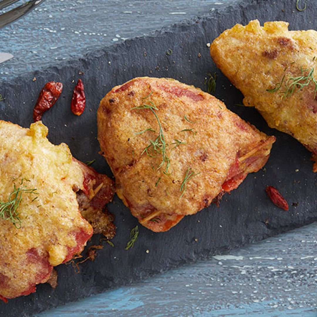 Pimientos del piquillo rebozados y rellenos de carne picada