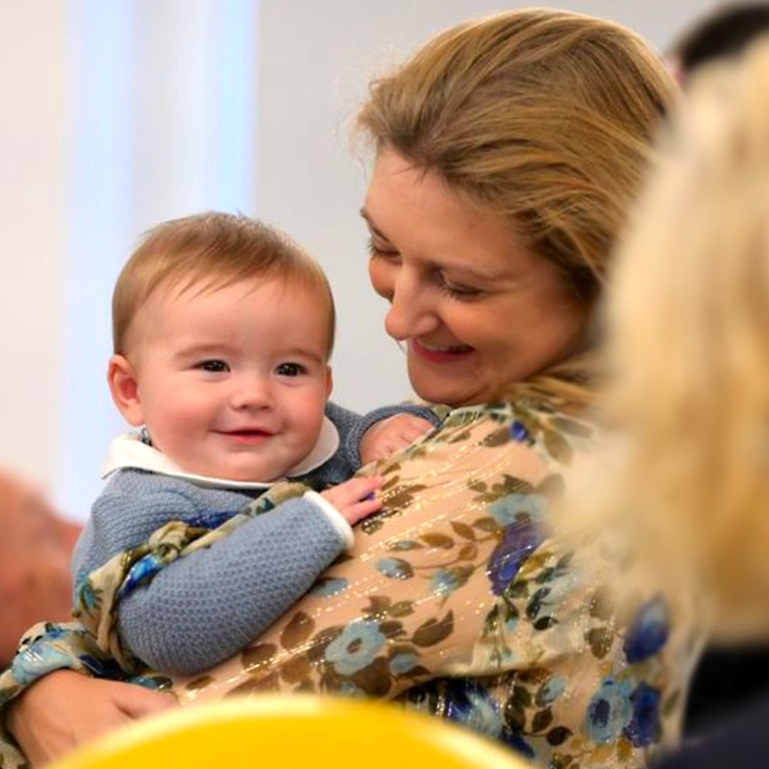 François de Luxemburgo, con tan solo siete meses, cautiva en su primer acto junto a sus padres
