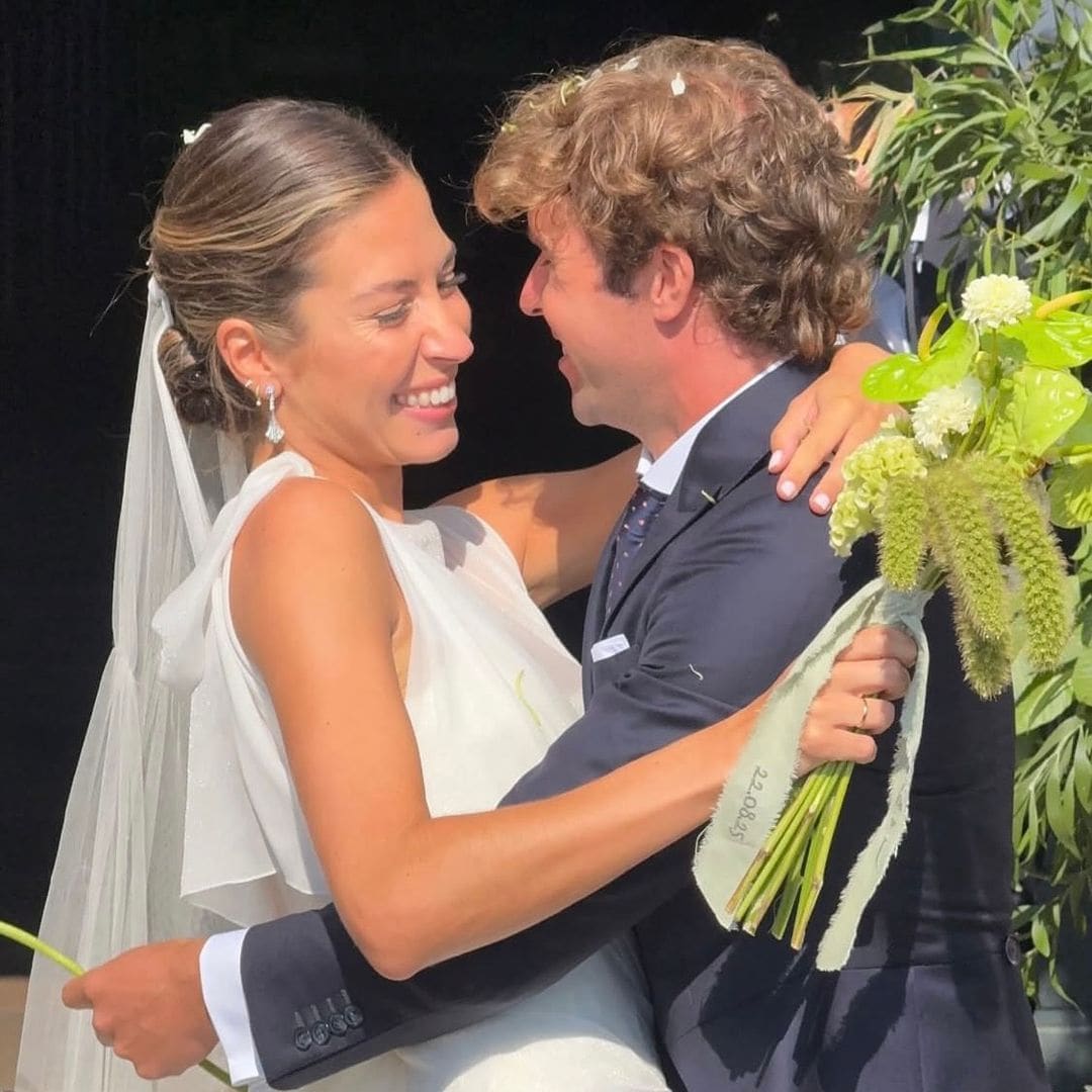 ​La boda de la 'influencer' Alicia Guijarro en Galicia: un vestido desmontable, sin vals tradicional y un novio convertido en DJ