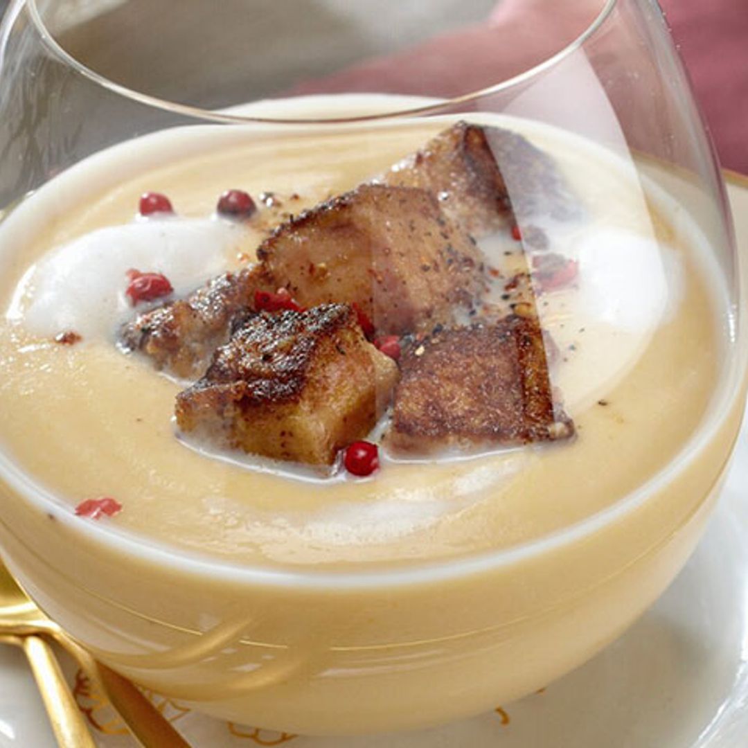 Crema de coco con dados de ave