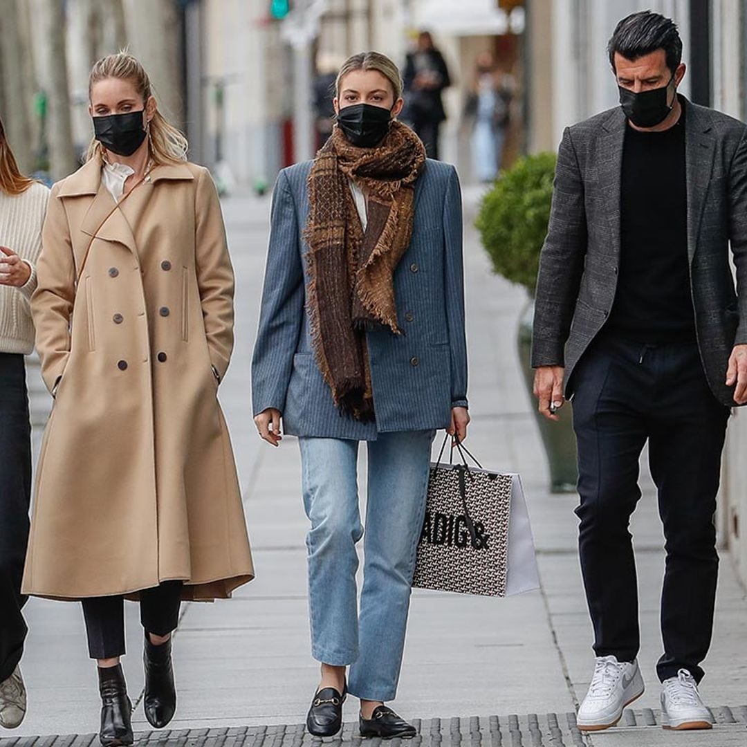 ¿Un anuncio de moda? No, es Luis Figo de paseo con su familia