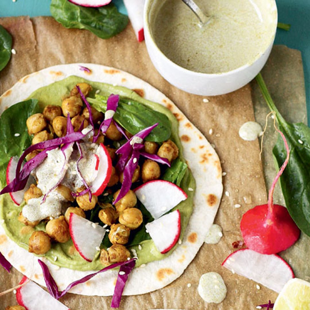 Tacos vegetarianos de garbanzos con lombarda