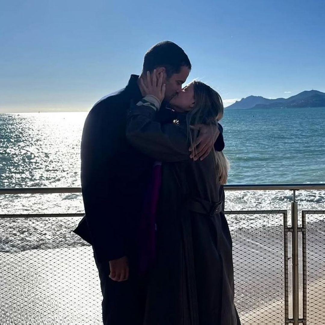 Isabel Getty junto a su pareja