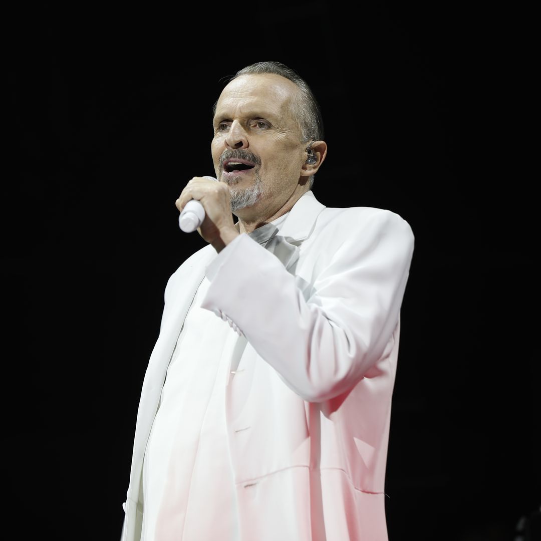 Lucía Dominguín y Palito arropan a Miguel Bosé en su emotivo regreso a Madrid