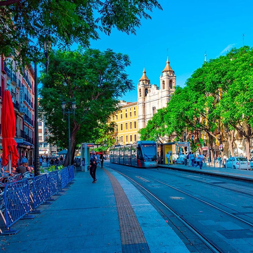 Algo está pasando en Zaragoza, la ciudad en la que va a recalar la princesa Leonor