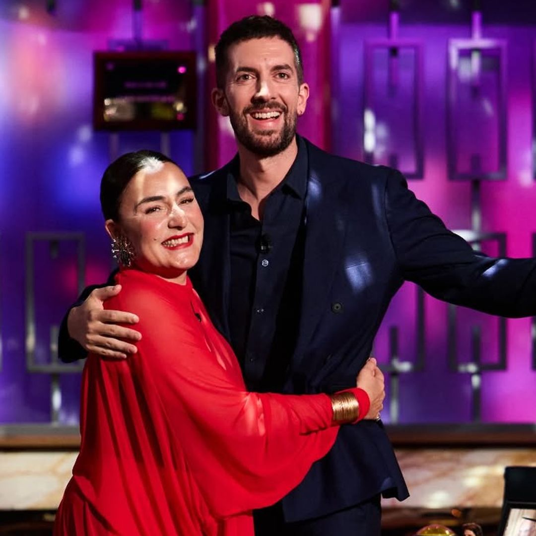 Candela Peña se estrena como invitada de 'La Revuelta' y recuerda su primera entrevista con David Broncano: “Te enamoraste de mí”