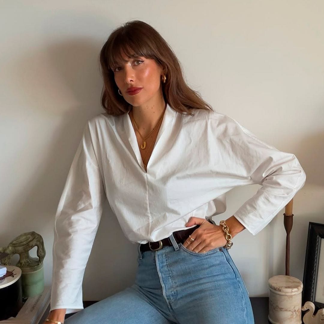 Joyitas doradas para elevar looks básicos