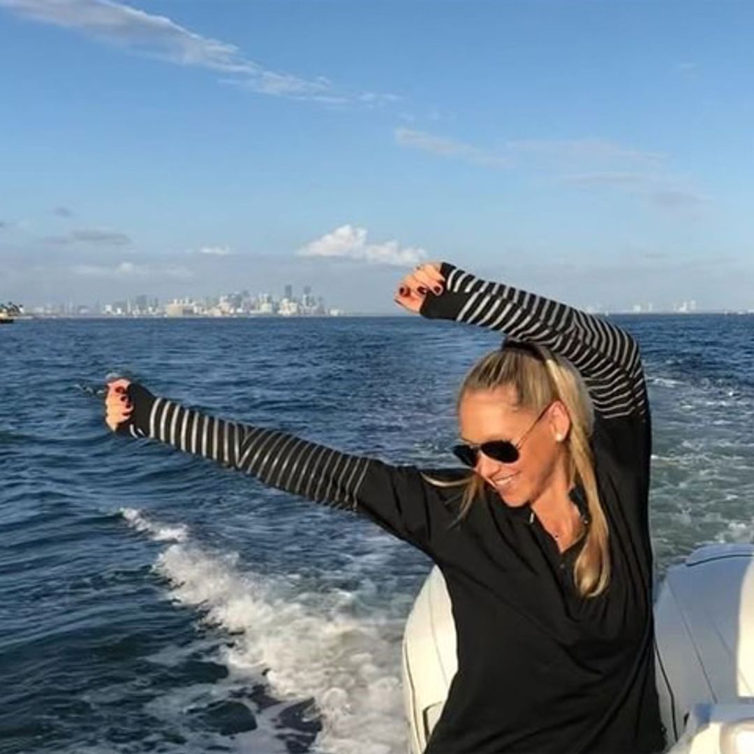 ¡Una mamá con mucho ritmo! Anna Kournikova se entrega al nuevo éxito de Enrique Iglesias