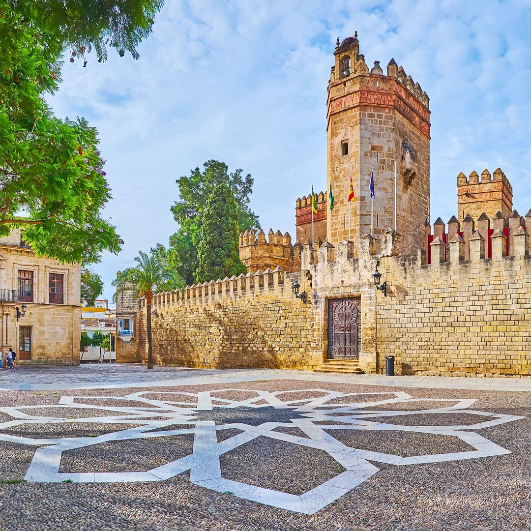 Mucho más que verano: descubre El Puerto de Santa María de palacio en palacio y de bodega en bodega