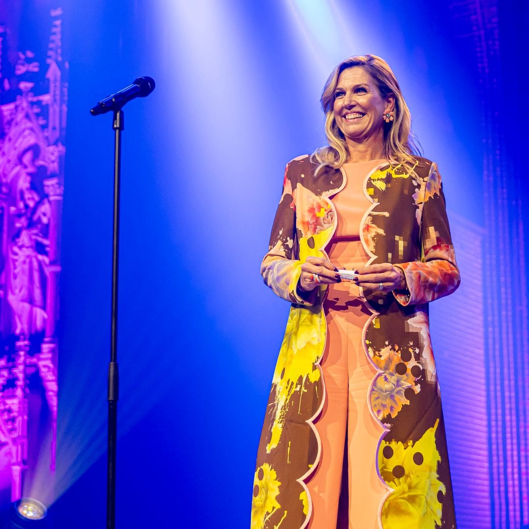 Máxima de Holanda se supera en un cambio de look exprés y recupera su abrigo sostenible más llamativo